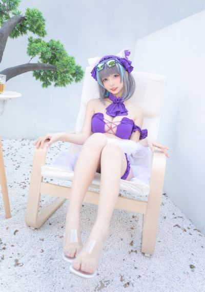 欧美女性复古长裙_电影在线观看免费